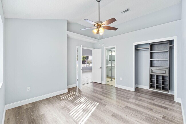 Building Photo - 110 Parkwood Dr