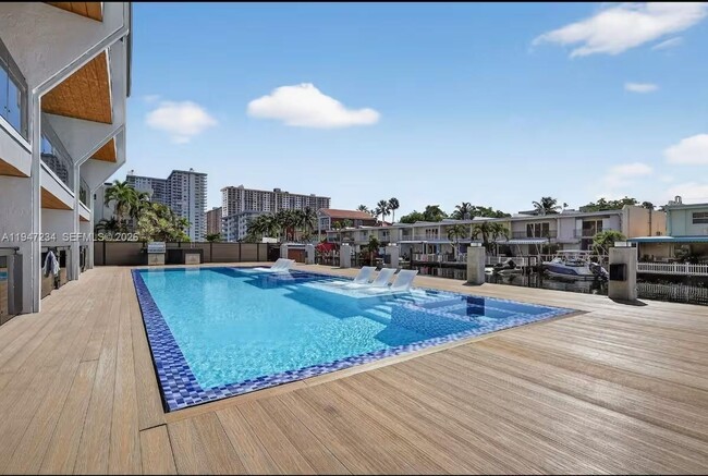 Building Photo - 3822 NE 171 St