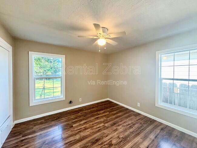 Building Photo - 1531 Marguerite St