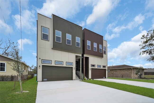 Building Photo - 4916 Lavender St