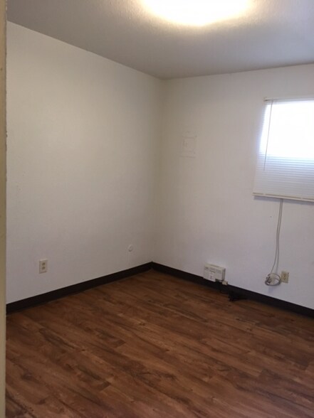 Building Photo - 119 S Boston Ave