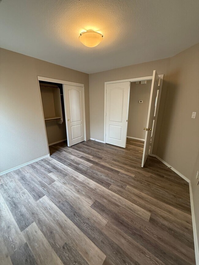 Building Photo - 2526 Tuscan Hills Ln