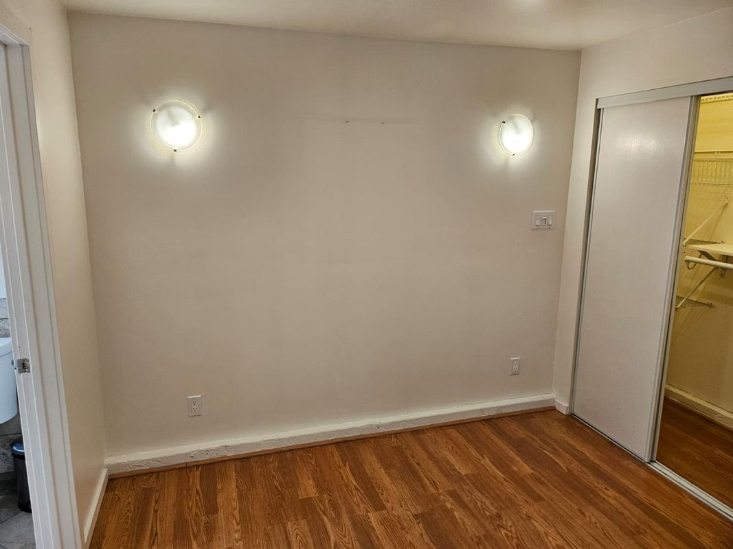 Building Photo - 20624 Kittridge St