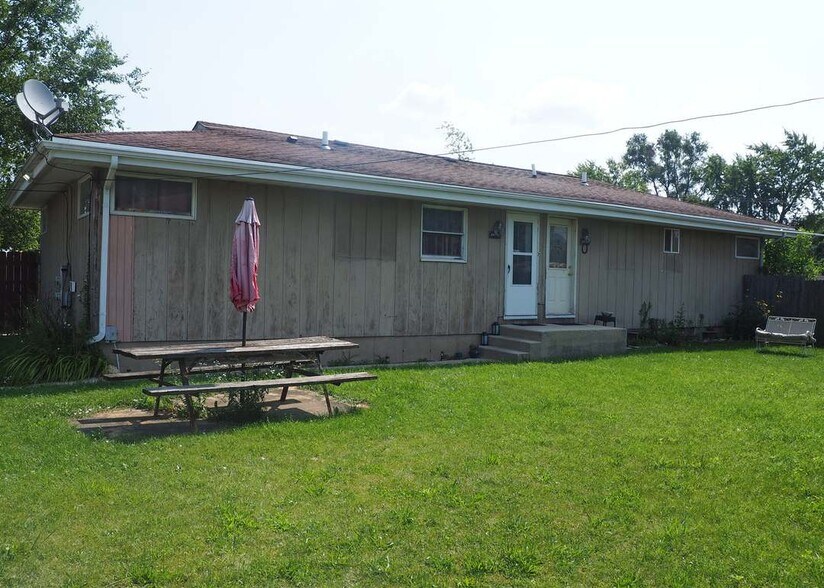 Building Photo - 14545 Archer Ave