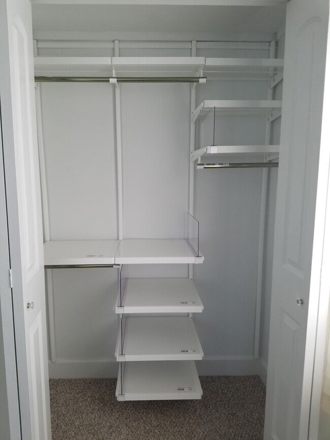 Building Photo - 412