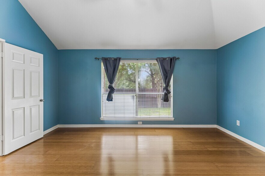 Building Photo - 7206 W Magic Mountain Ln