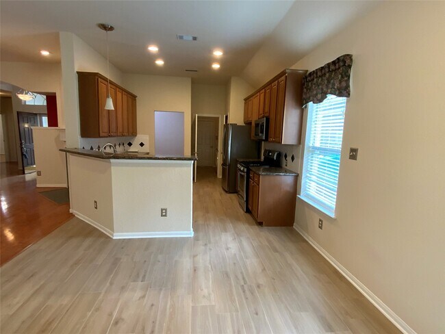 Building Photo - 118 W Russet Grove Cir