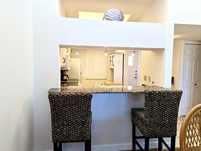 Building Photo - 11650 Capri Cir S