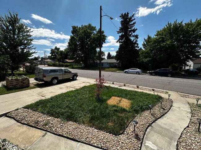 Building Photo - Charming 3-Bed Retreat with Finished Basement an Hardwood Floors!