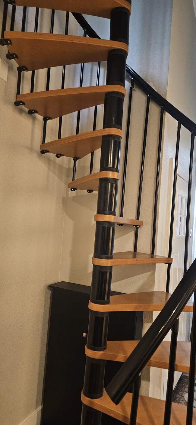 Building Photo - 3014 E 16th St