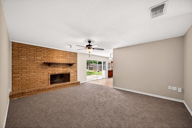Building Photo - 6222 Fort Maddin St