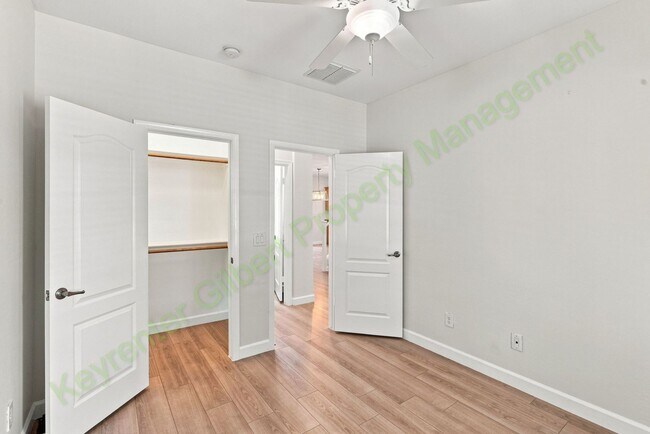 Building Photo - 1546 W Alder Rd