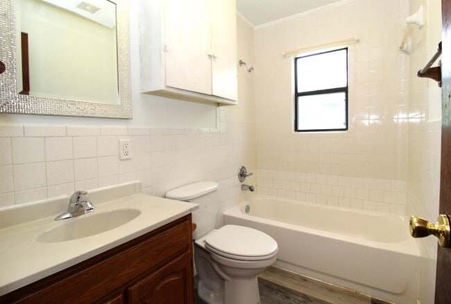 Building Photo - 507 Geneva St