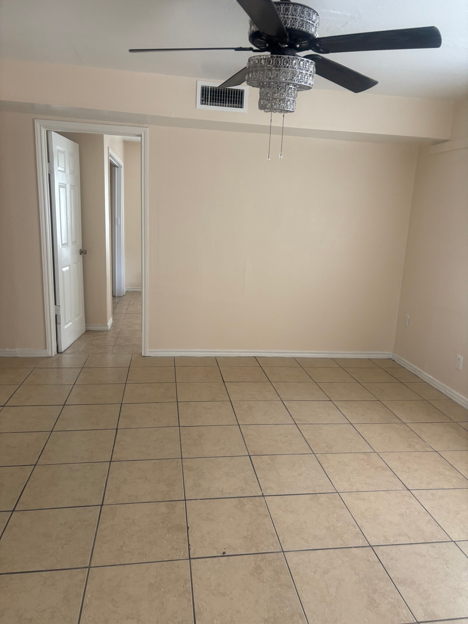 Building Photo - 215 Adkins Dr