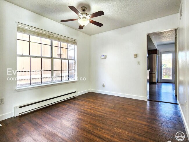 Building Photo - 811 S Rifle Way
