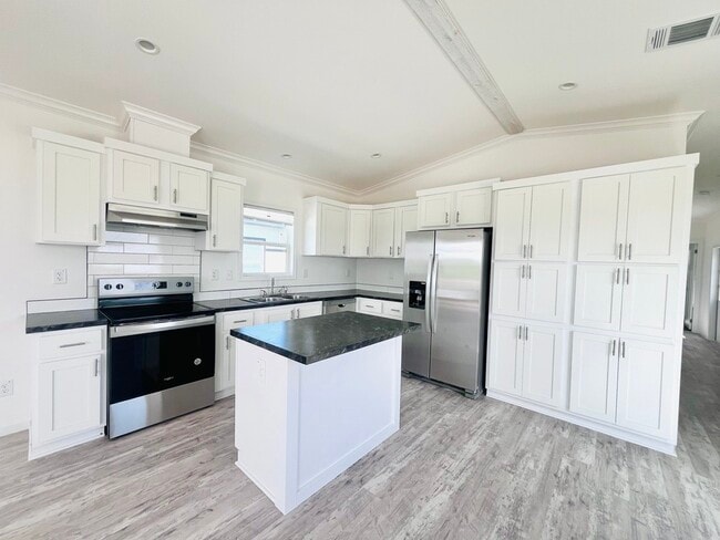 Cresent Kitchen - Dwelling at New Braunfels