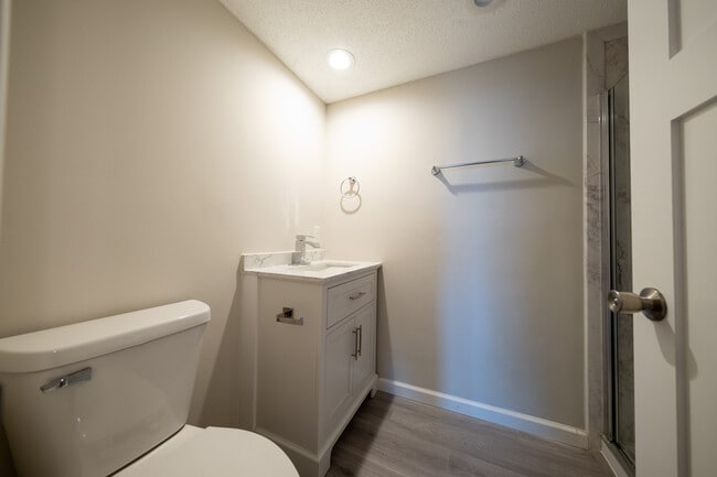 Building Photo - 7200 York Ave S