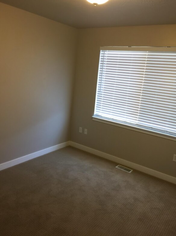 Building Photo - Mandrake Townhome