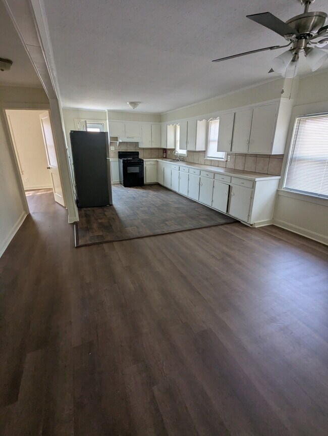 Building Photo - 6077 Cypress St