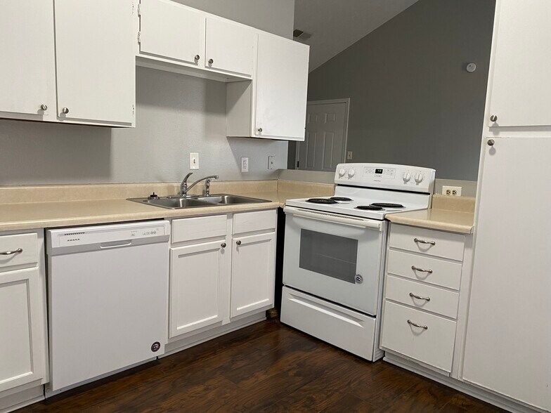 Building Photo - 21 Brianfield Cv
