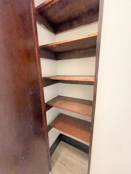 Building Photo - 5712 Phillips Ave