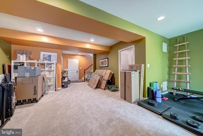 Building Photo - 25850 Clairmont Manor Square
