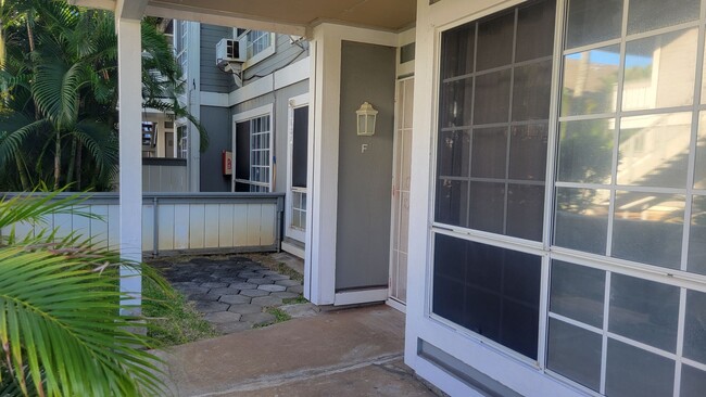Building Photo - 2BR/2BA/2prkg Townhouse unit in a Guard-ga...