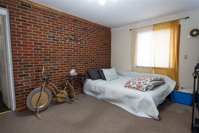 Building Photo - 3613 Vestal Rd