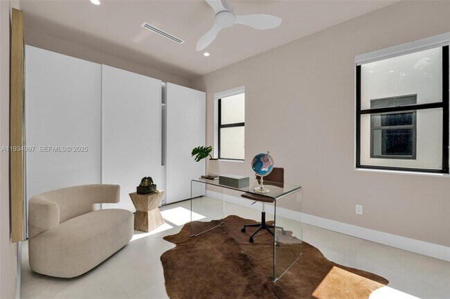 Building Photo - 921 NE 17th Terrace