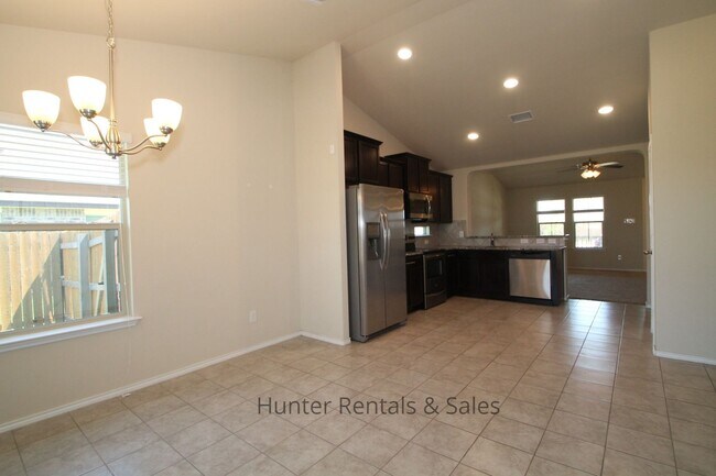 Building Photo - Charming Bungalow Style Home with Modern C...
