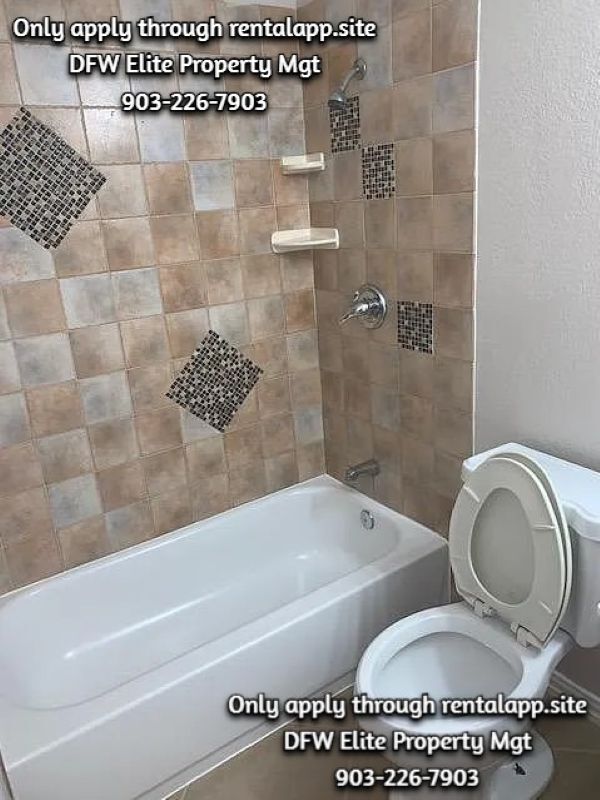 Building Photo - 468 Maplegrove Rd