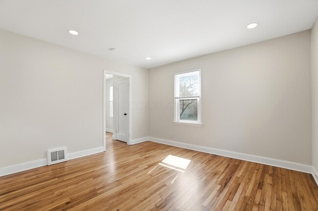 Building Photo - 1654 Ashland Ave