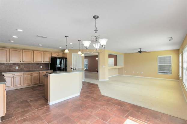 Building Photo - 337 Alfani St