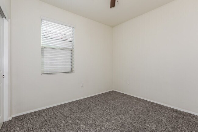 Building Photo - 4859 E Rhodium Dr