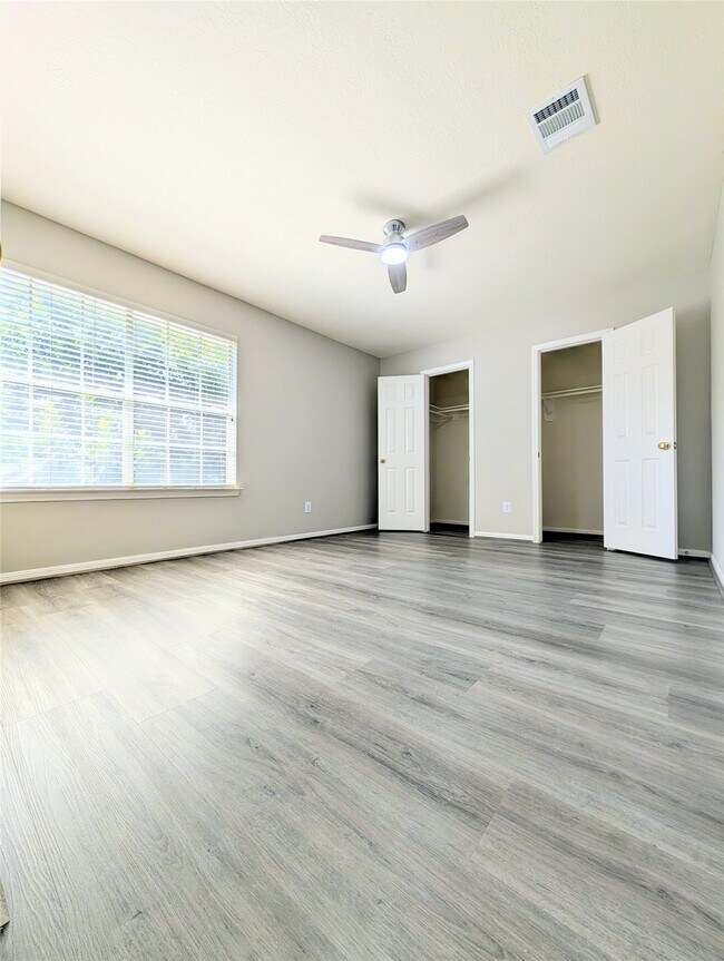 Building Photo - 8803 Wheatland Dr