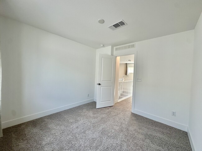 Building Photo - 8044 Texas Hls St