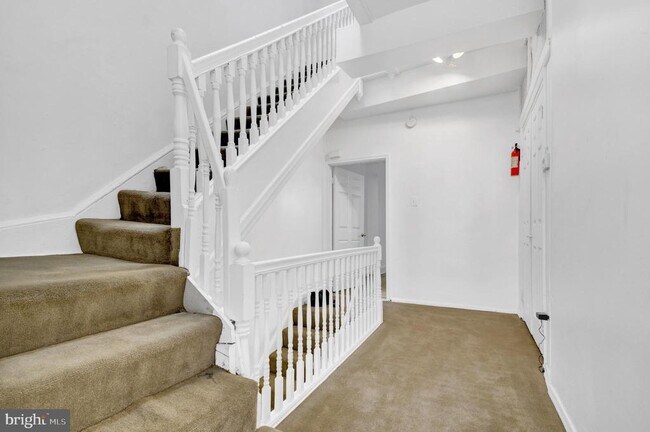 Building Photo - 1852 5th St NW