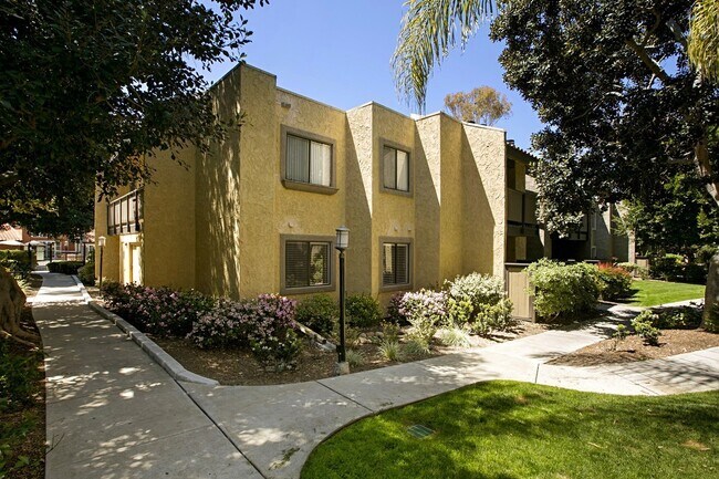 Primary Photo - 9939 Azuaga St