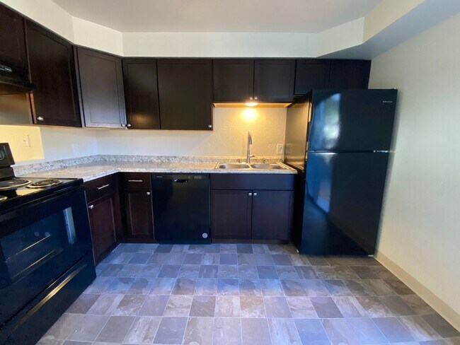 Building Photo - 973 Holman Way