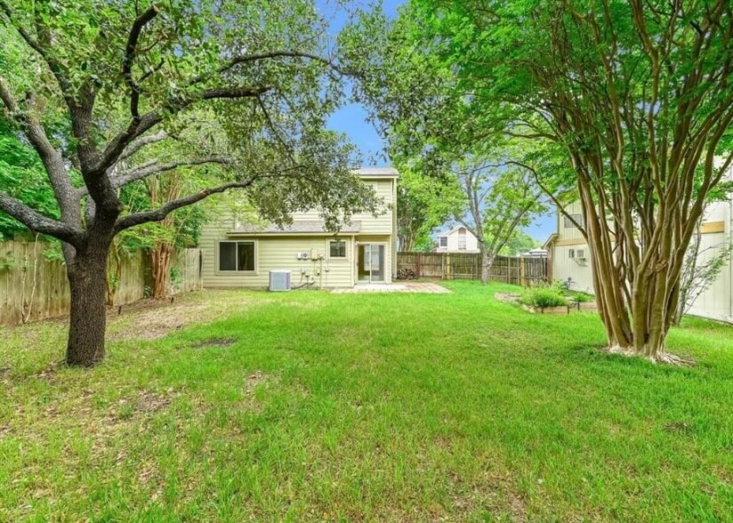 Building Photo - 12917 Meehan Dr