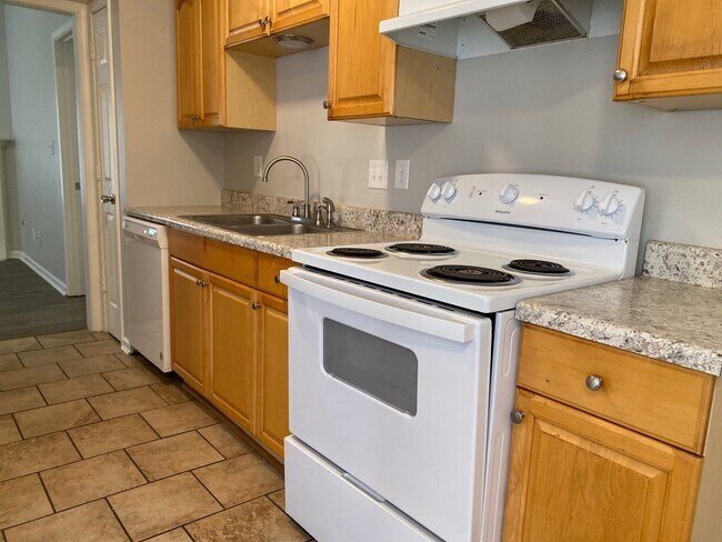 Building Photo - 189 Middle School Rd