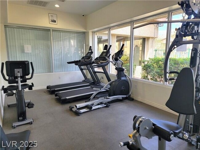 Building Photo - BRIGHT 2ND FLOOR UNIT IN SOUTHEAST GATED C...