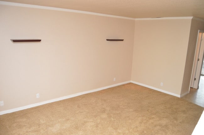 Building Photo - 1125 Sheridan Ave