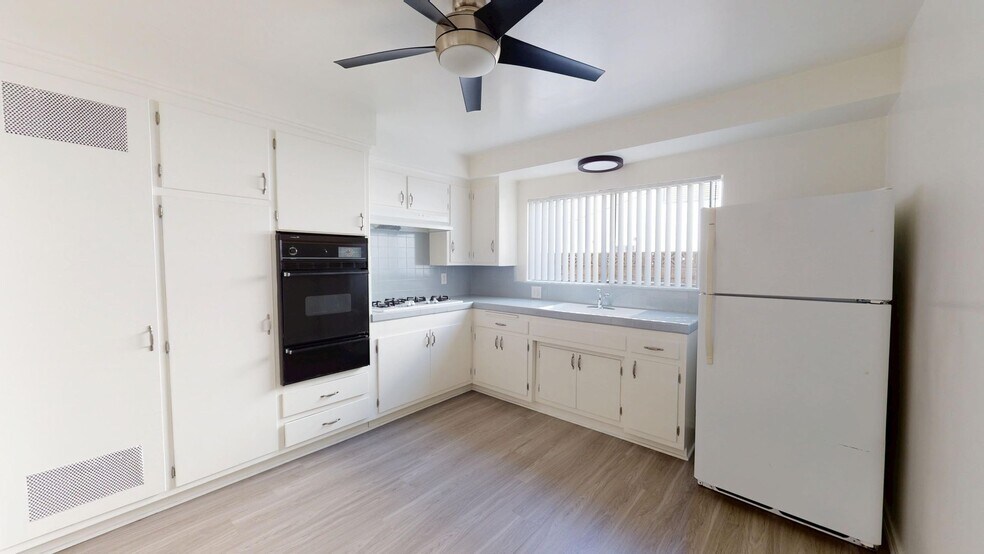 Interior Photo - 2266 Del Mar