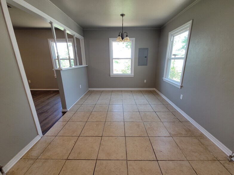 Dining room - 504 N Marshall Dr