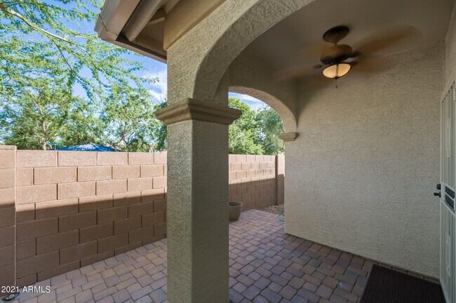 Building Photo - 2528 S Portland Ave