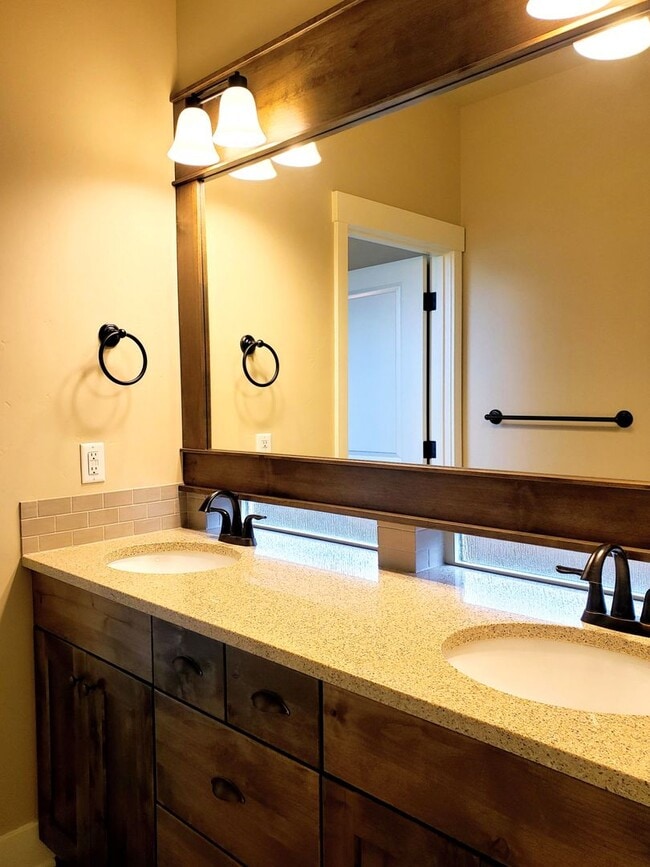 Building Photo - 20863 Gateway Dr