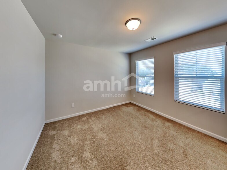 Building Photo - 373 Winston Cir