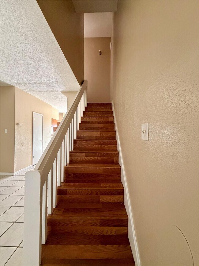 Building Photo - 12400 Brookglade Cir