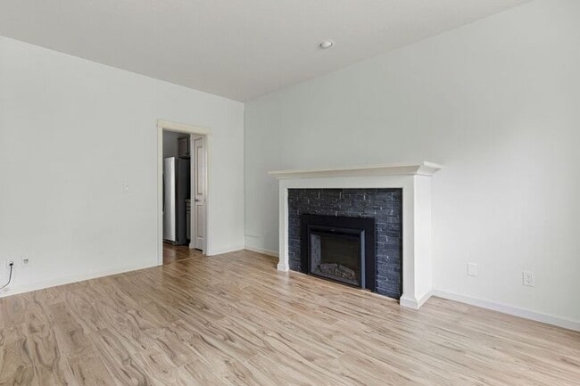 Building Photo - 7282 NE Stoneybrook St